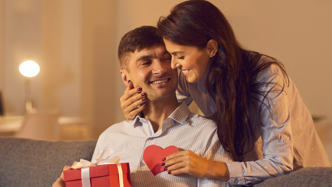 The Best Holiday Gift Ideas For Your Partner—Based on Their Dominant “Love  Language” - Parade