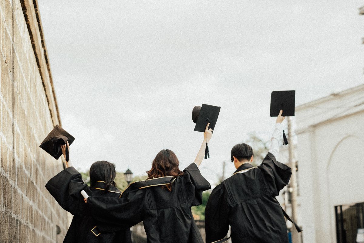 10 Faith-Filled Books That Will Shape and Sustain the Class of 2026