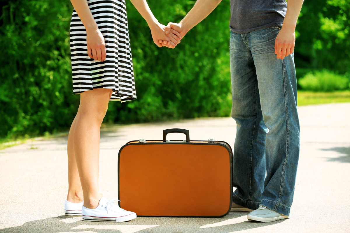 5 Ways to Be Supportive of a Spouse Who Travels for Work