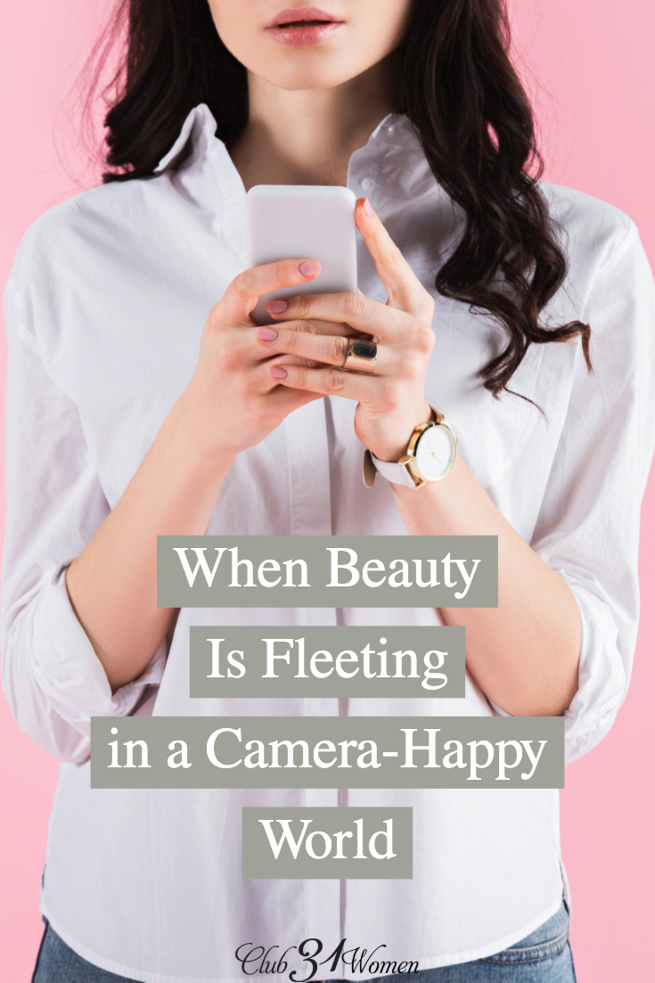 How can we live a life that balances beauty with virtue? Sure, every woman wants to feel beautiful. How does that look in today's selfie-taking culture? via @Club31Women